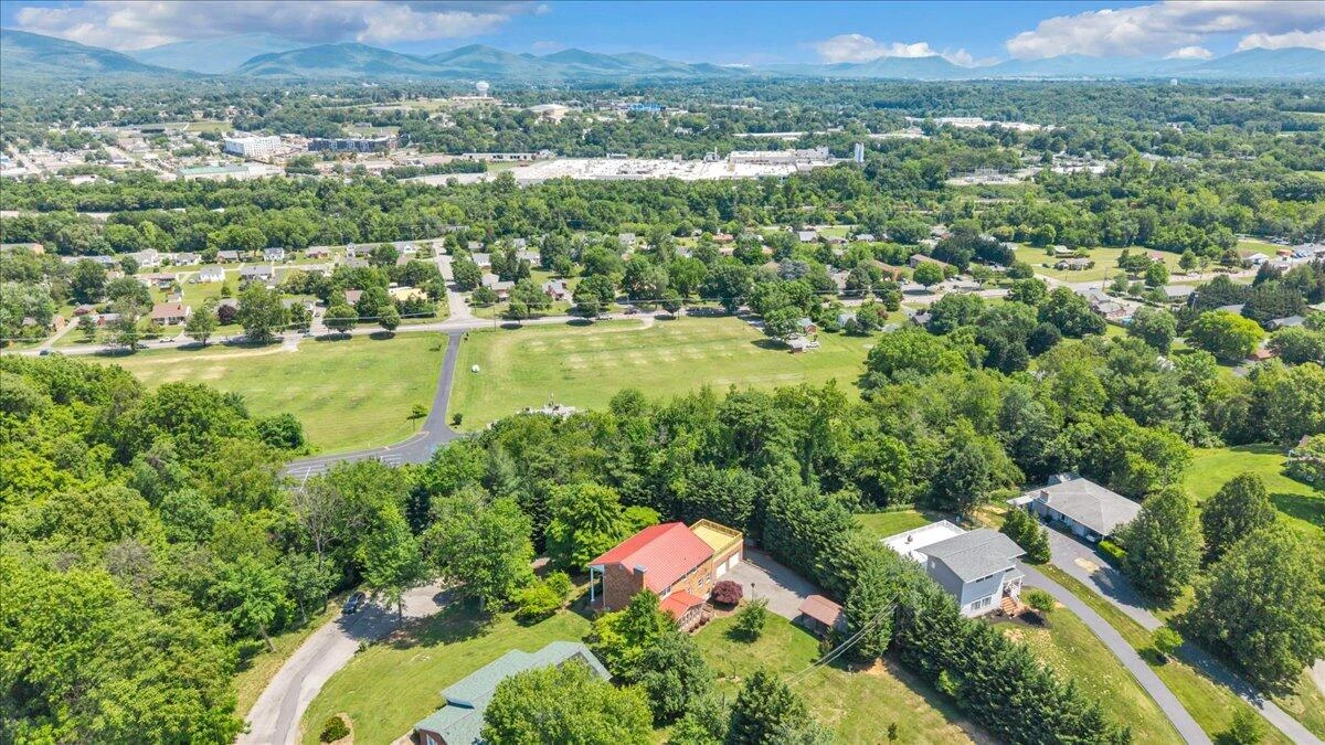 1700 Home CIR - Photo 32
