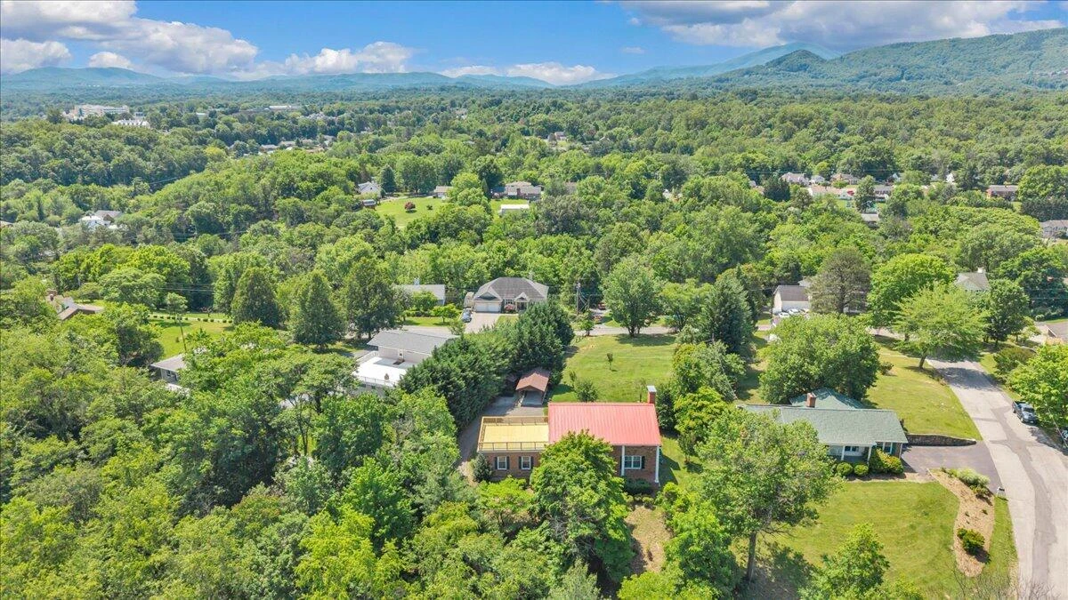 1700 Home CIR - Photo 36