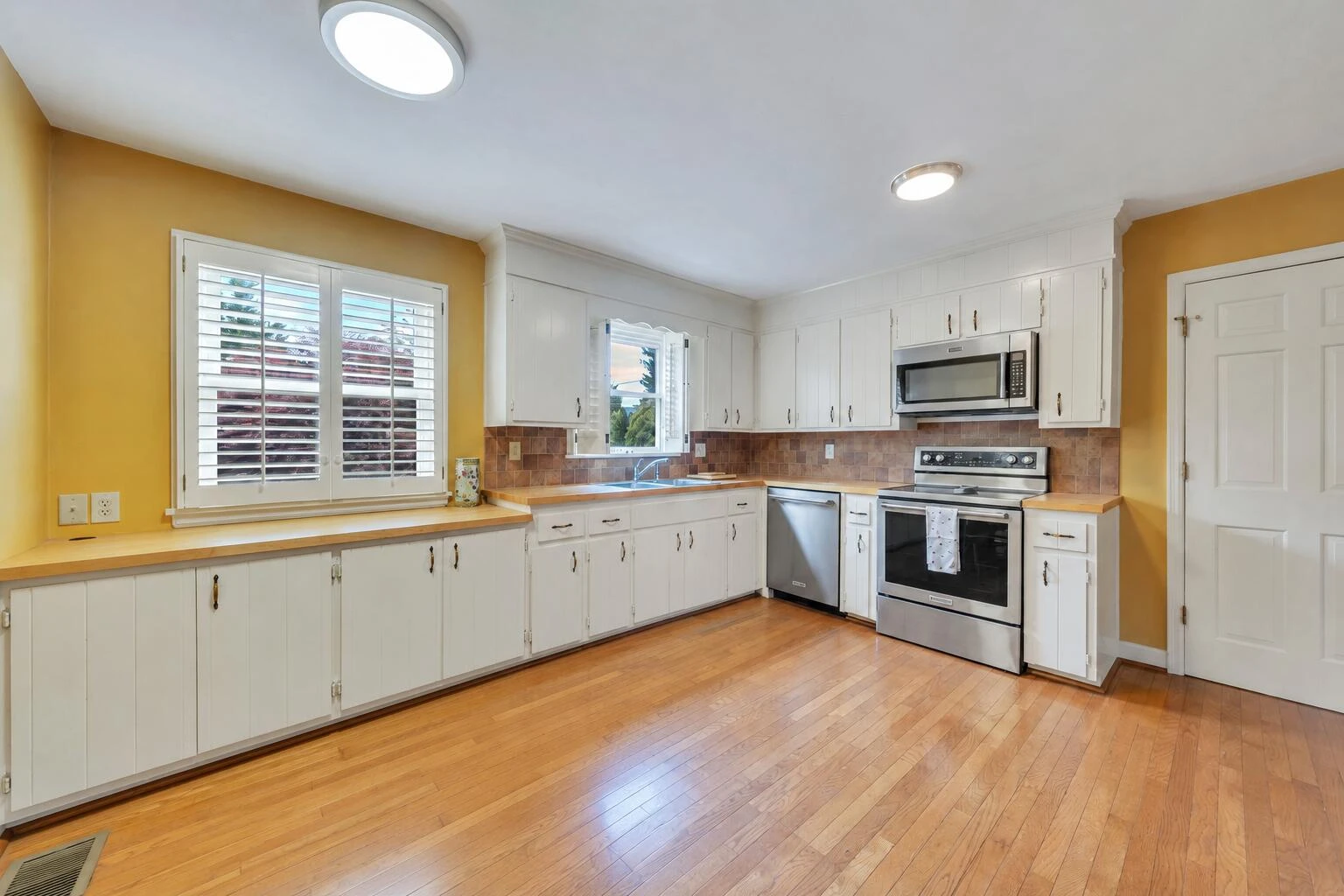 1700 Home CIR - Photo 7