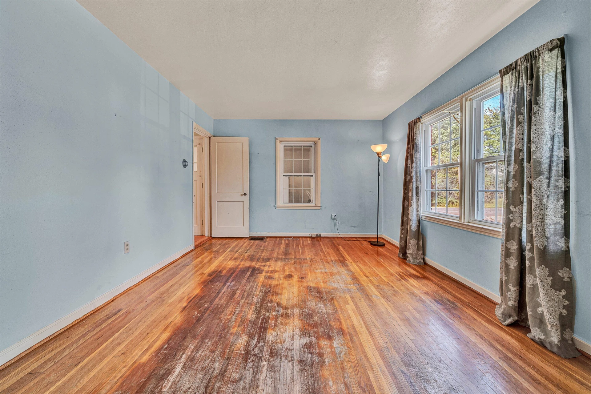2538 Windsor AVE SW - Photo 5