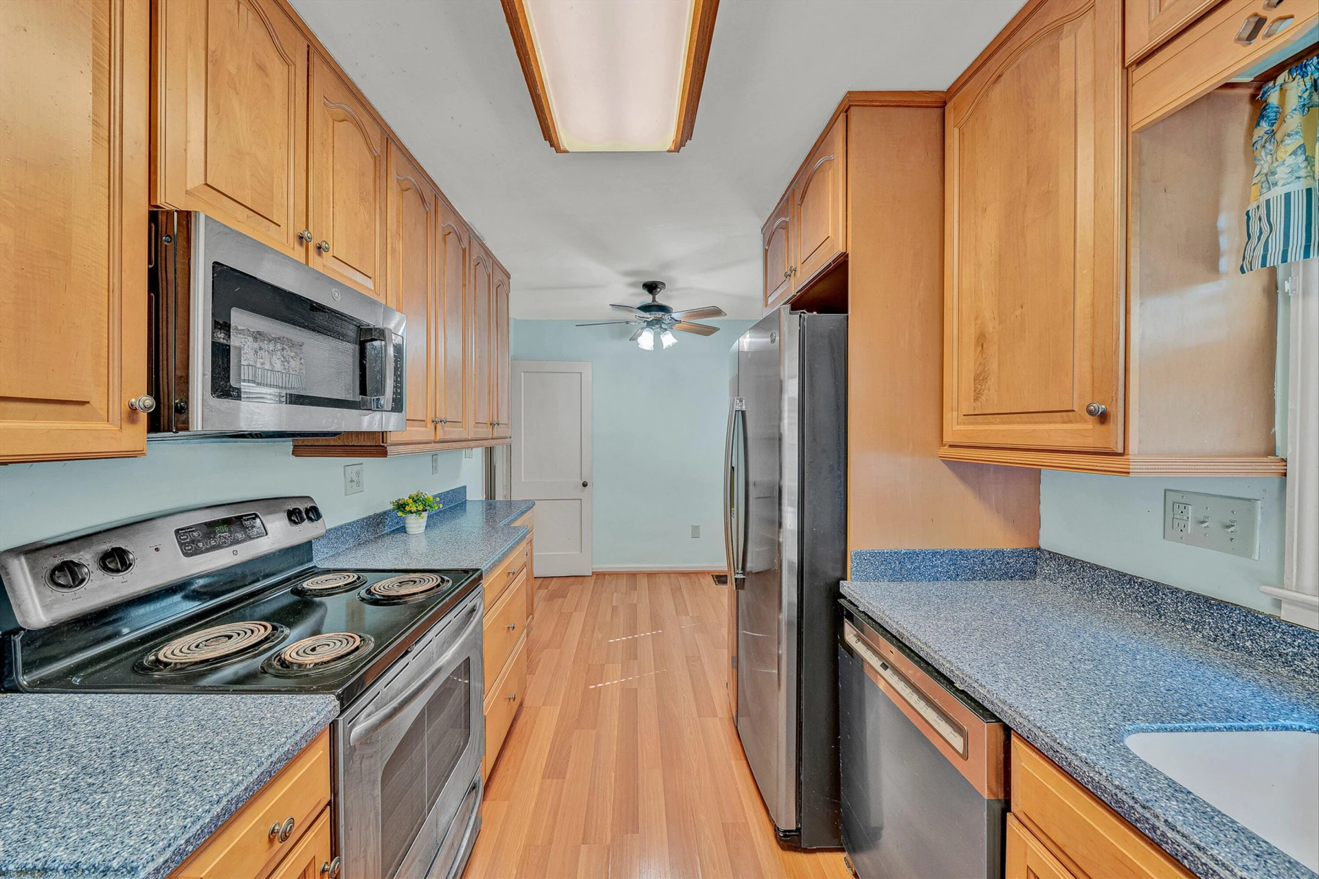 2538 Windsor AVE SW - Photo 7