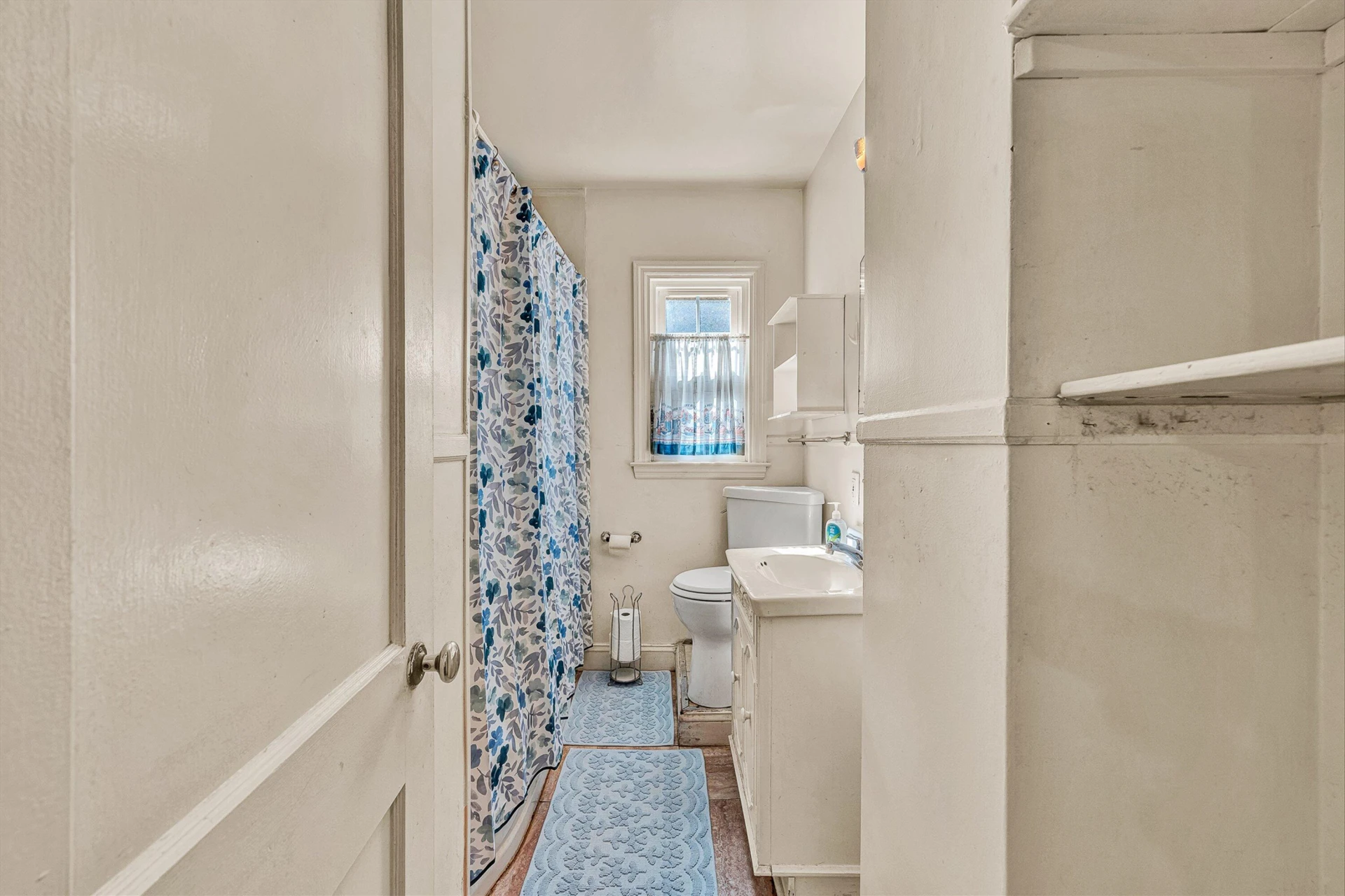 2538 Windsor AVE SW - Photo 10
