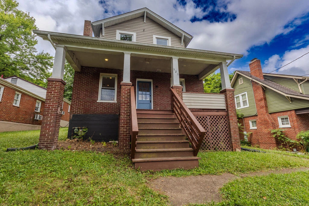 521 Riverland RD SE