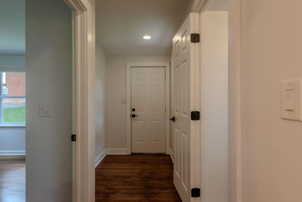 521 Riverland RD SE - Photo 8