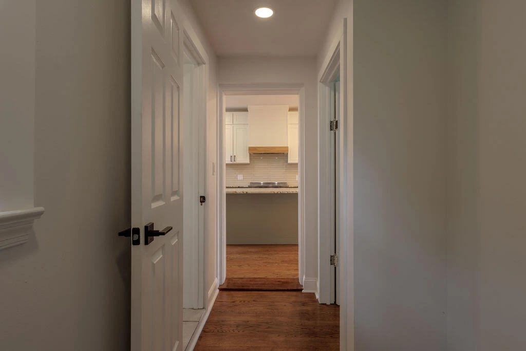 521 Riverland RD SE - Photo 9