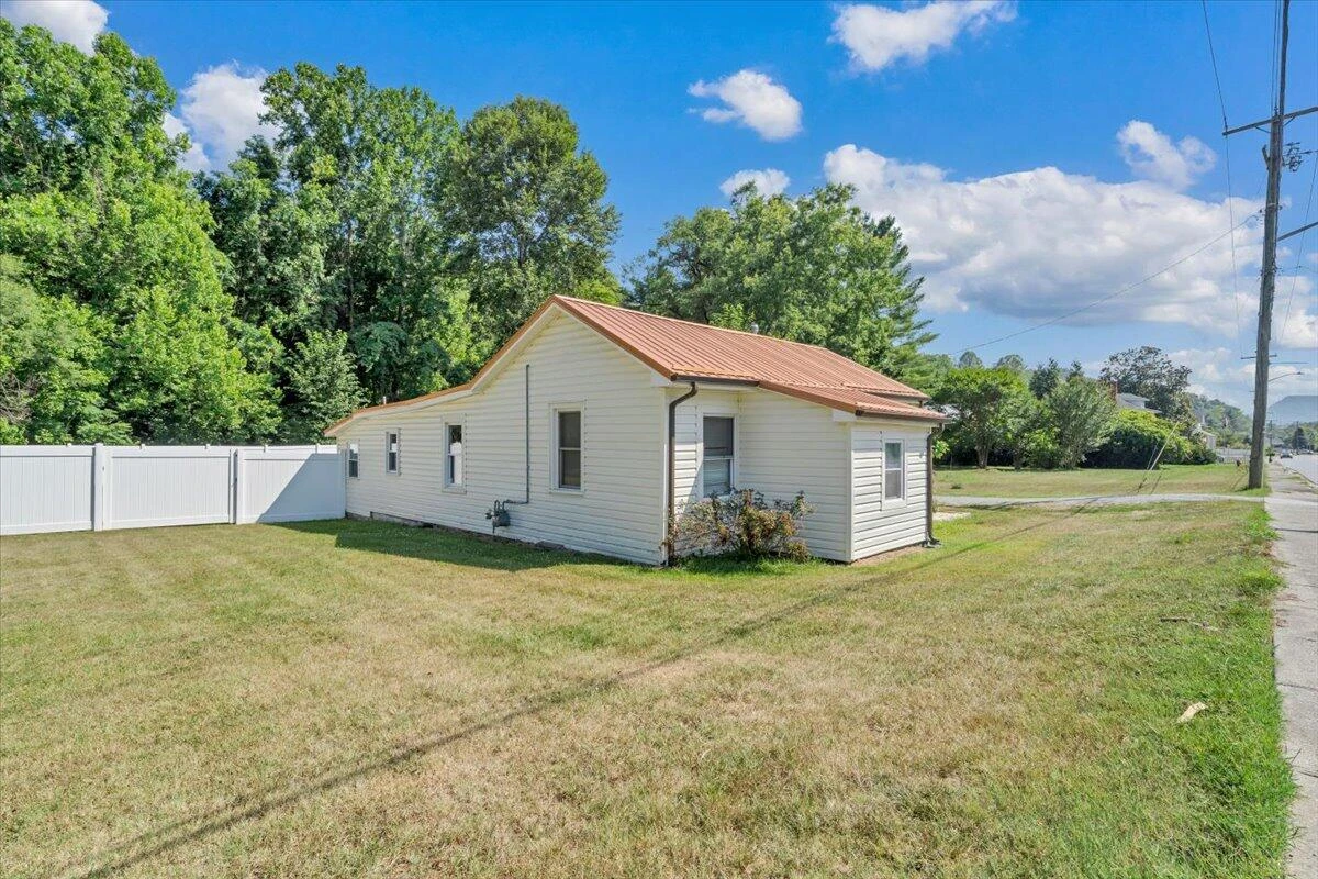 5034 Lee HWY - Photo 32