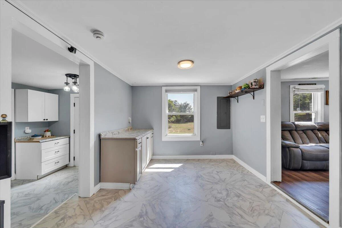 5034 Lee HWY - Photo 8