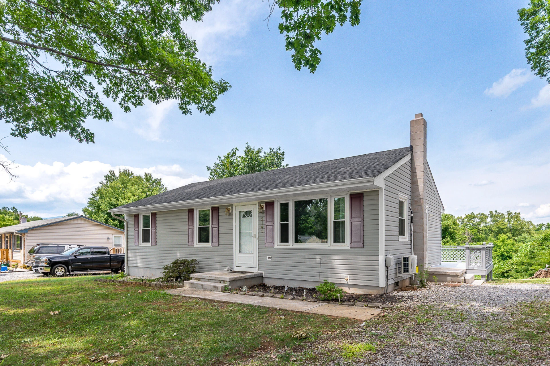 2145 McGhee ST - Photo 2