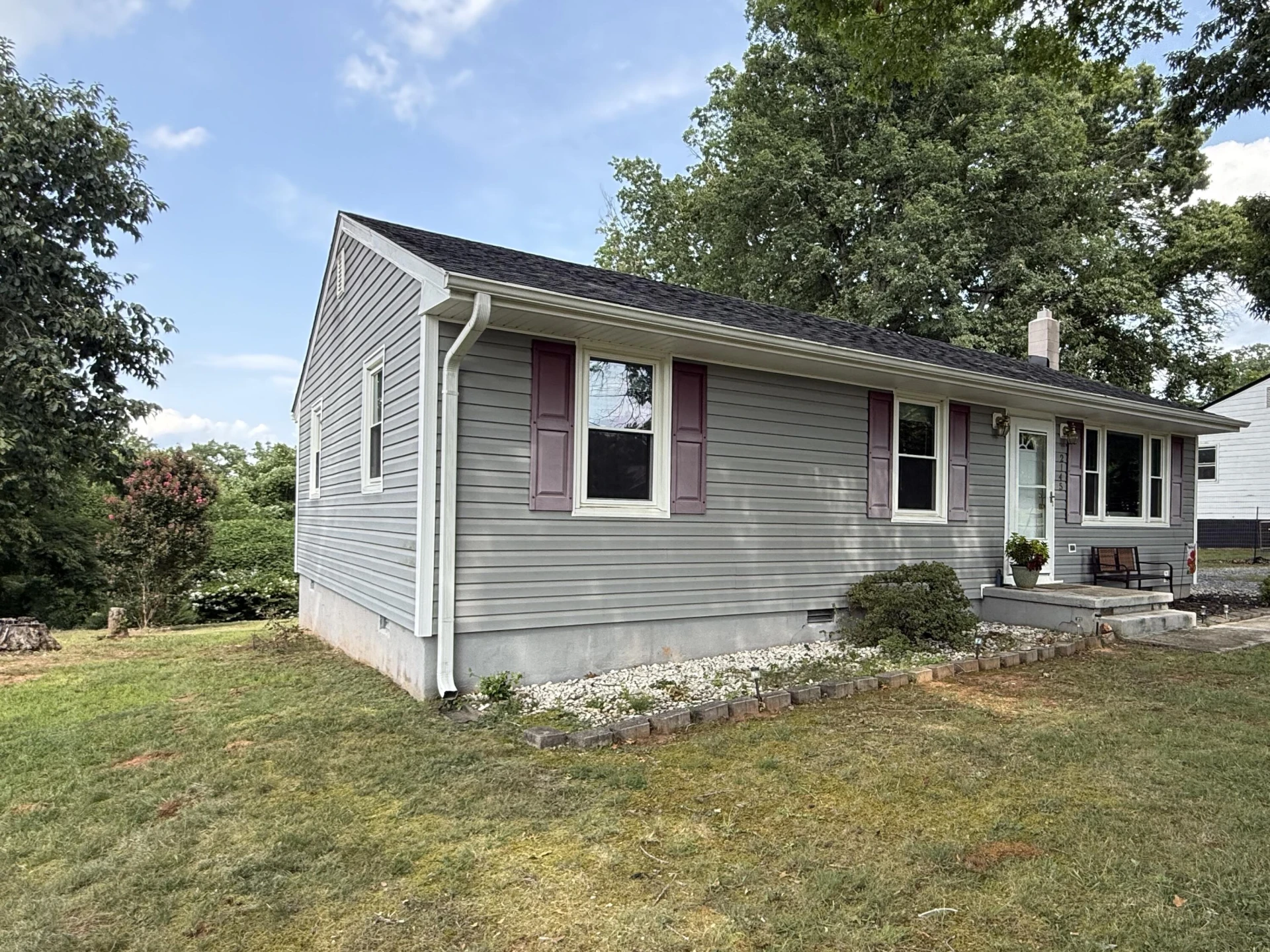 2145 McGhee ST - Photo 4