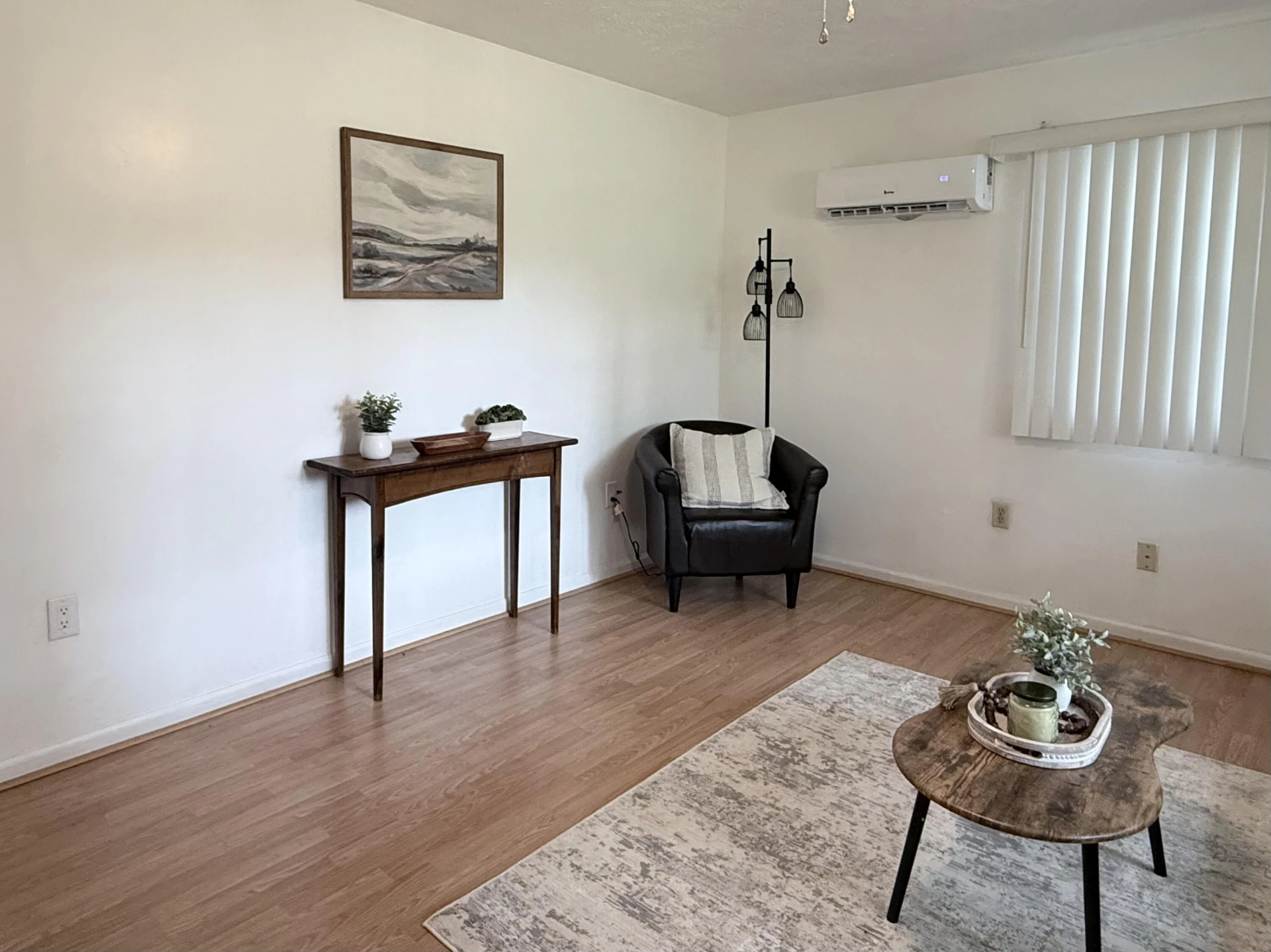 2145 McGhee ST - Photo 9