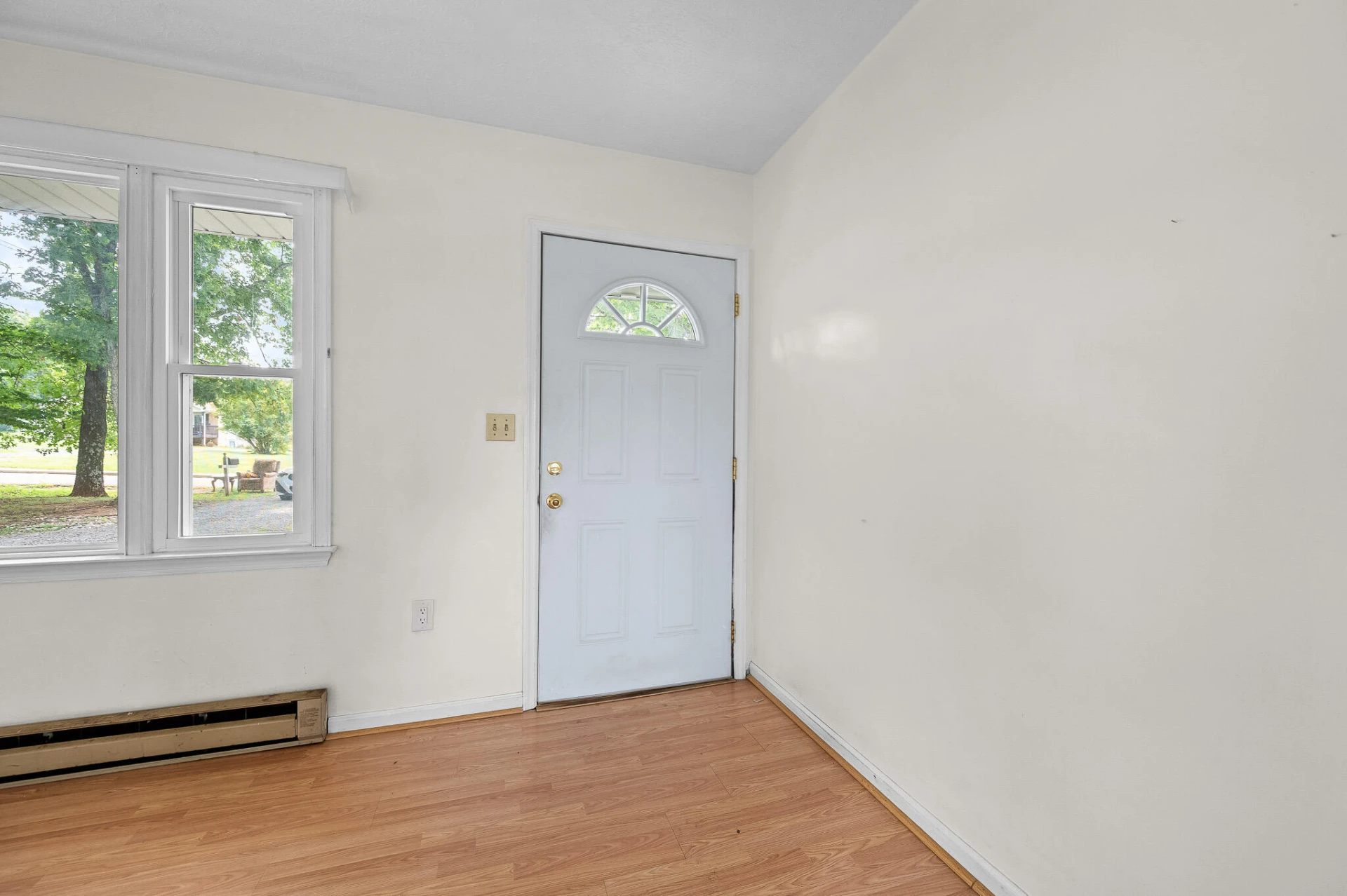 2145 McGhee ST - Photo 7