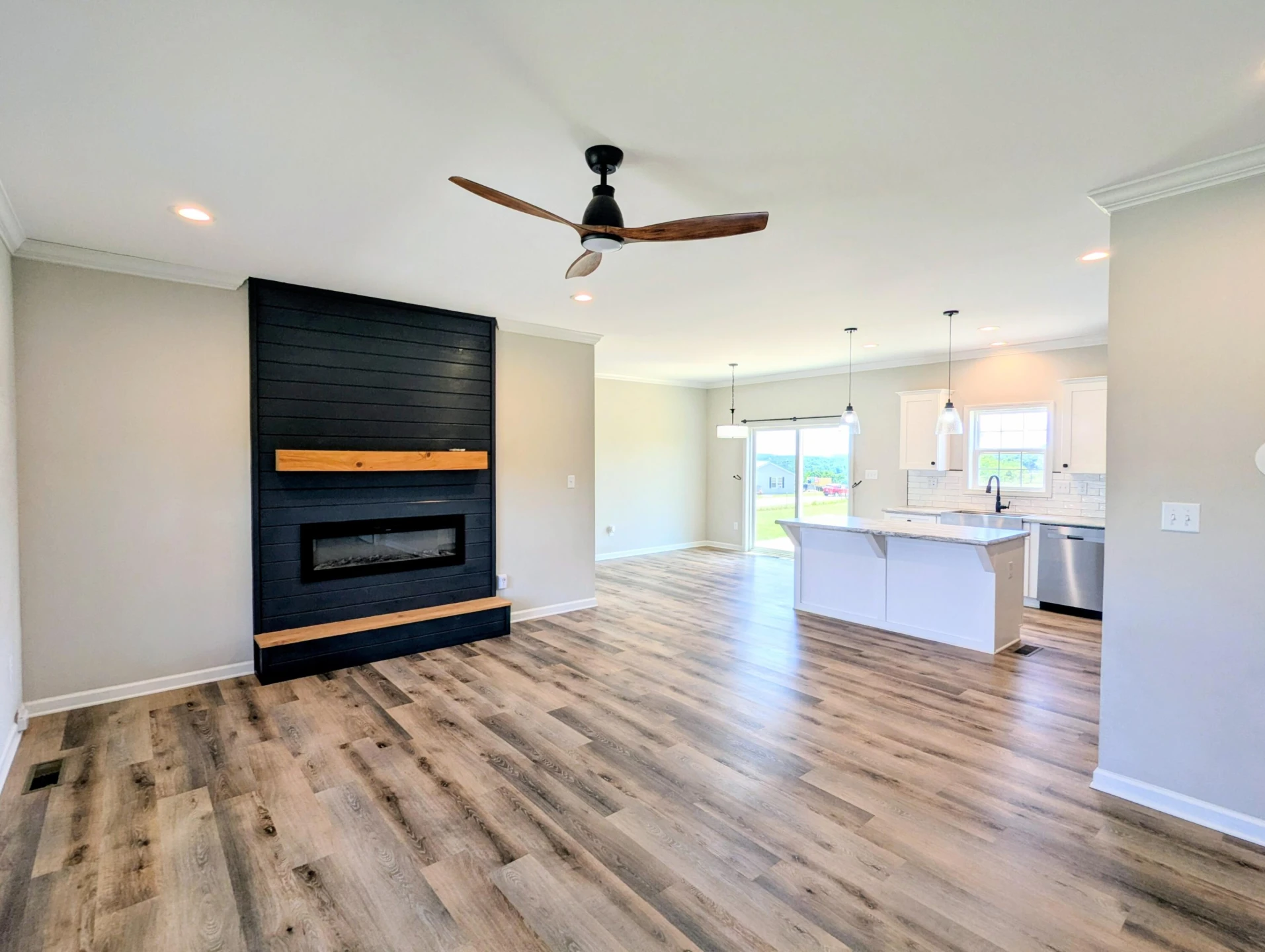 1345 Hale RD NE - Photo 17