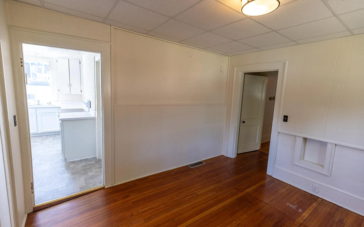 502 N Market ST - Photo 9