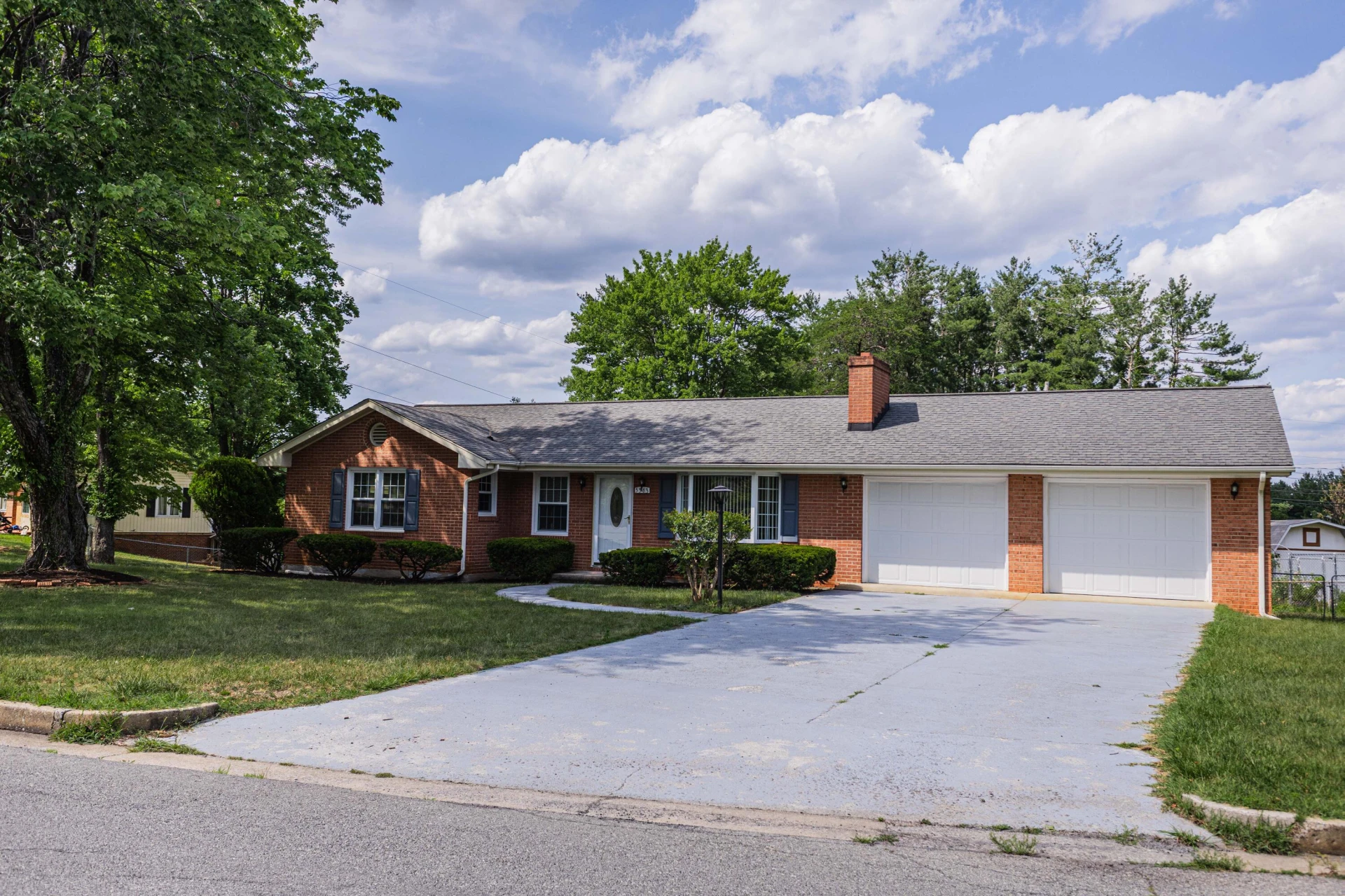 5563 Green Meadow RD