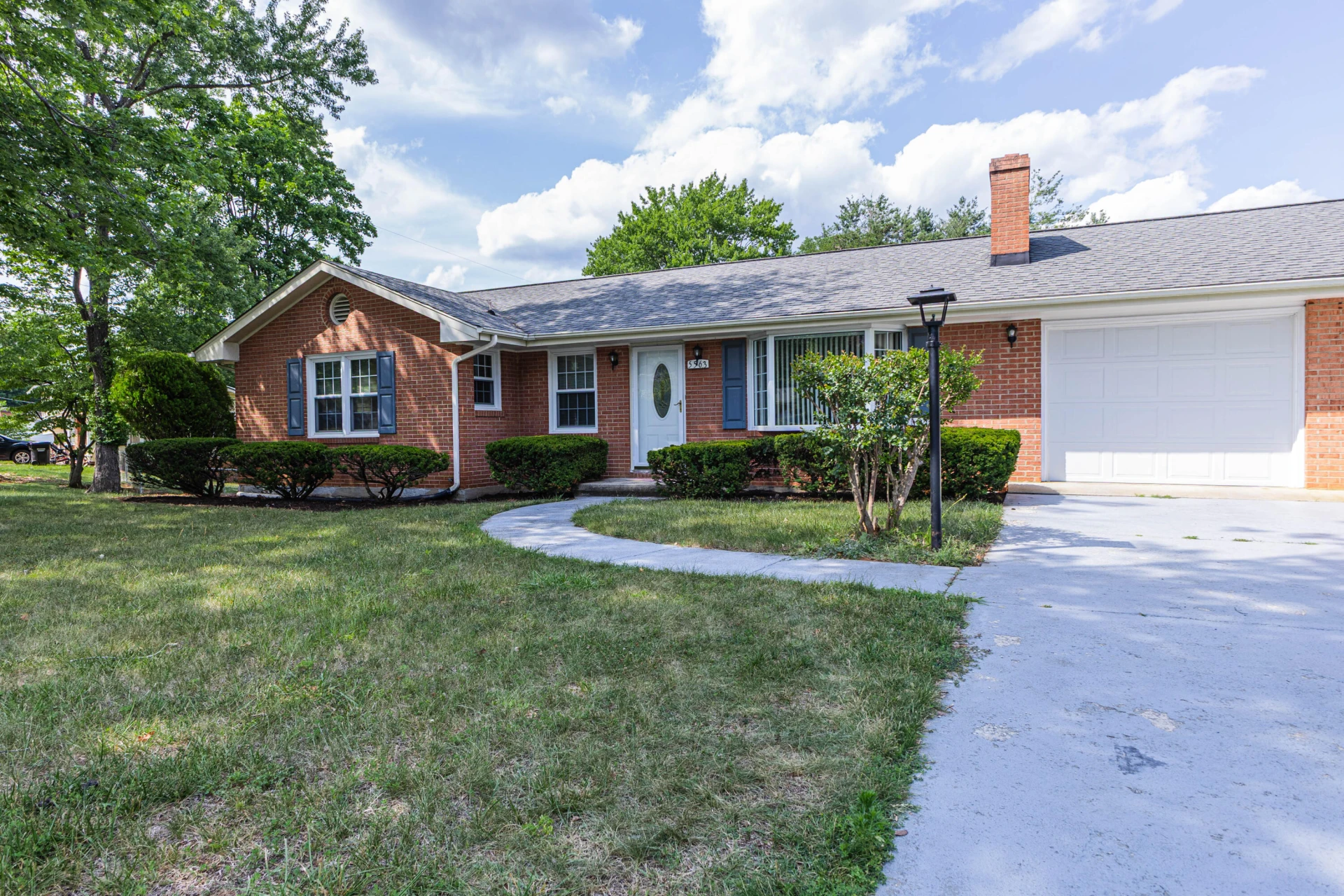 5563 Green Meadow RD - Photo 2