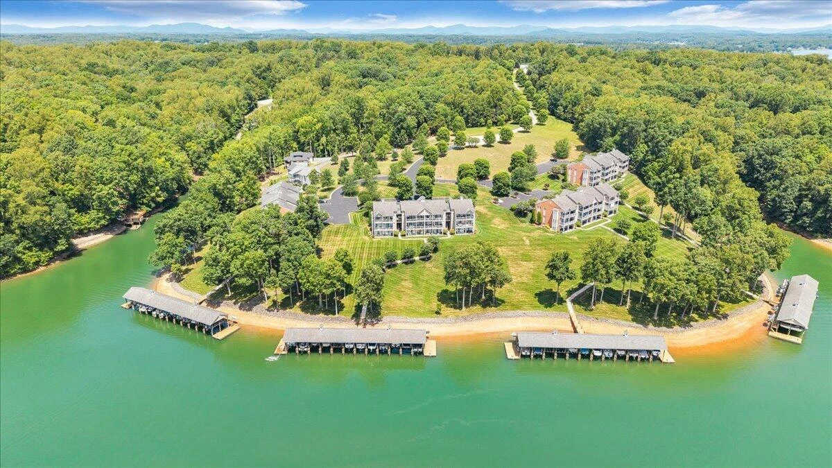 335 S Pointe Shore DR #APT 303 - Photo 32