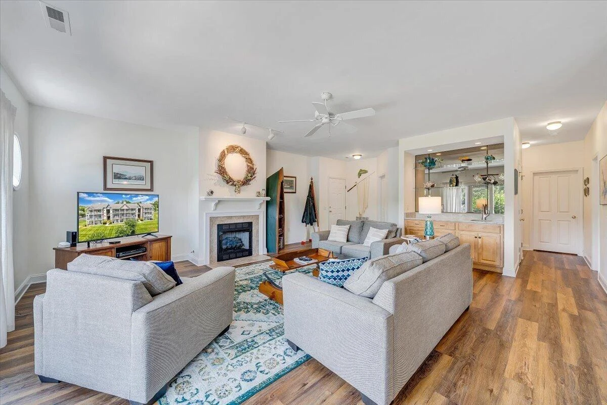 335 S Pointe Shore DR #APT 303 - Photo 7