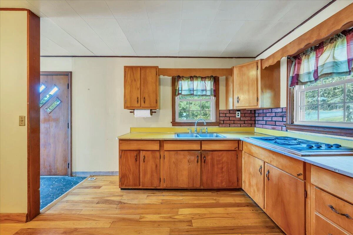 201 Long AVE - Photo 11