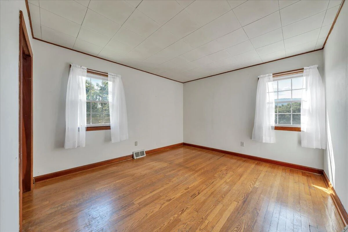 201 Long AVE - Photo 14