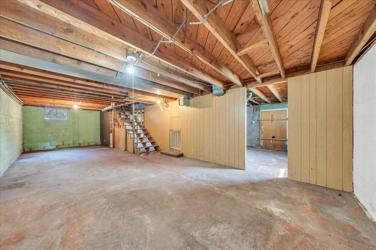 201 Long AVE - Photo 19