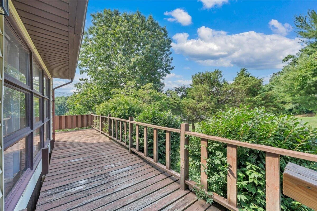 201 Long AVE - Photo 24
