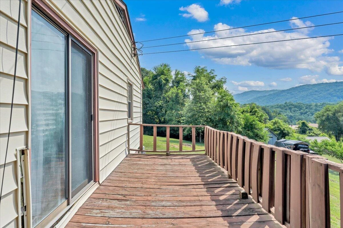 201 Long AVE - Photo 26