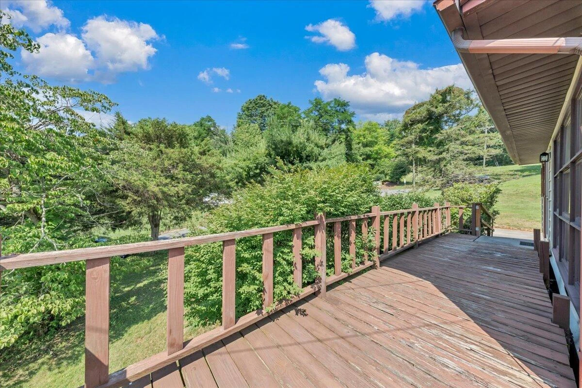 201 Long AVE - Photo 27