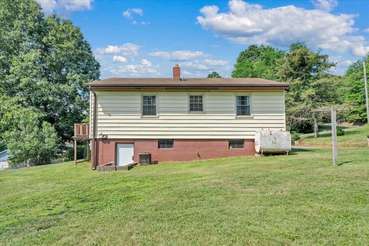 201 Long AVE - Photo 33