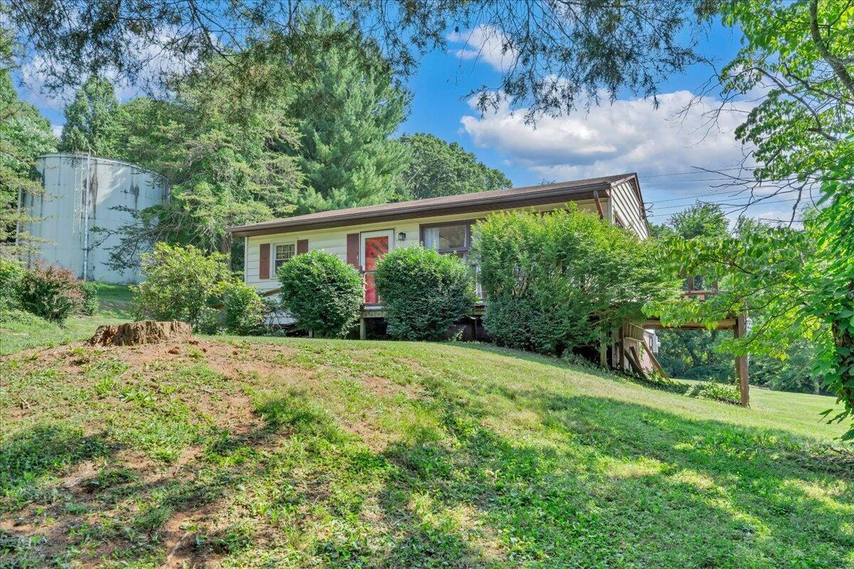 201 Long AVE - Photo 37