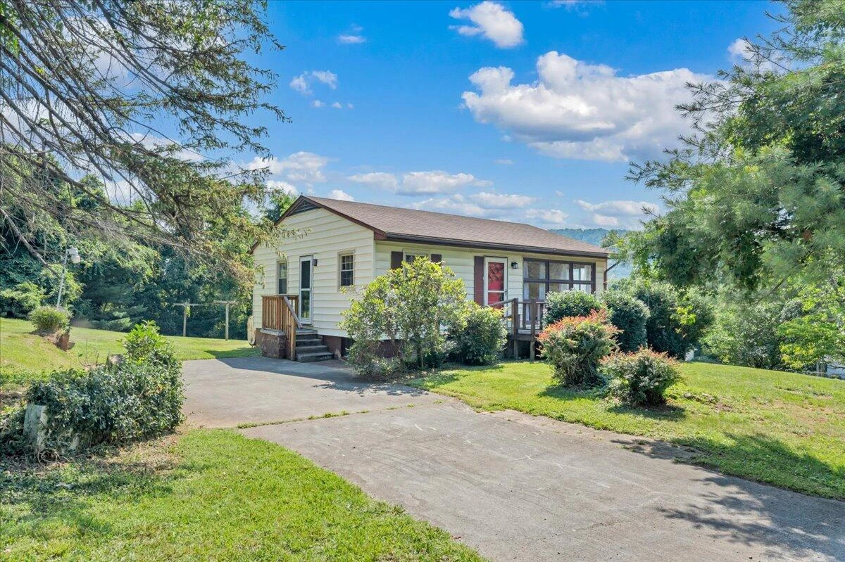 201 Long AVE - Photo 42