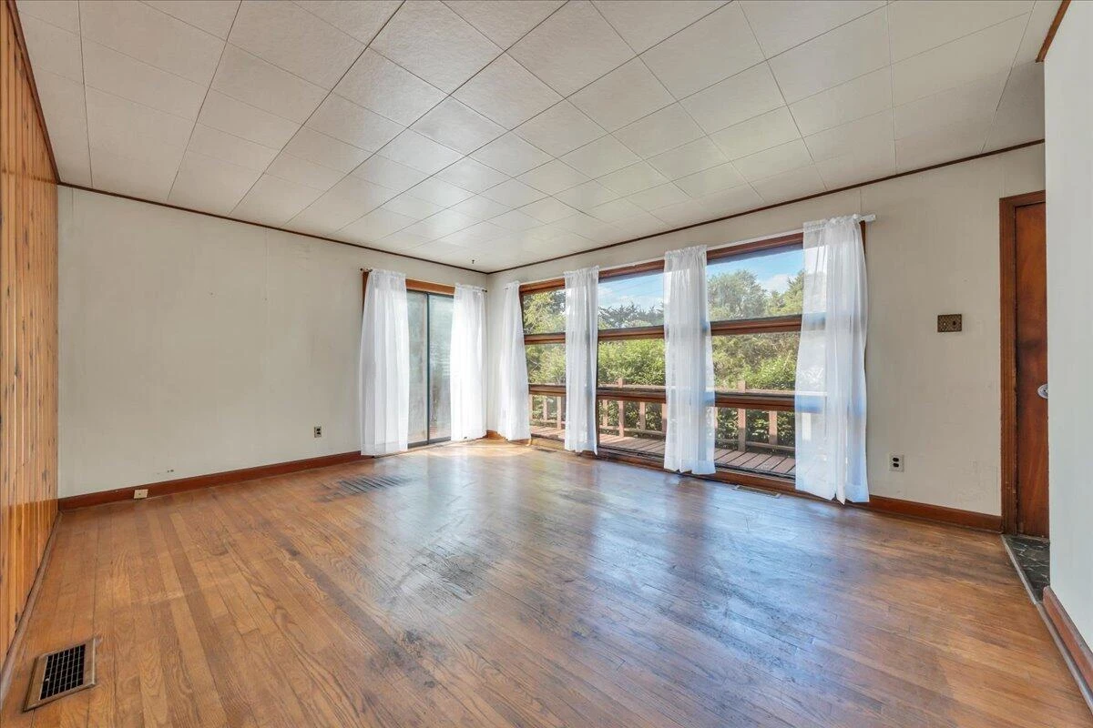 201 Long AVE - Photo 6