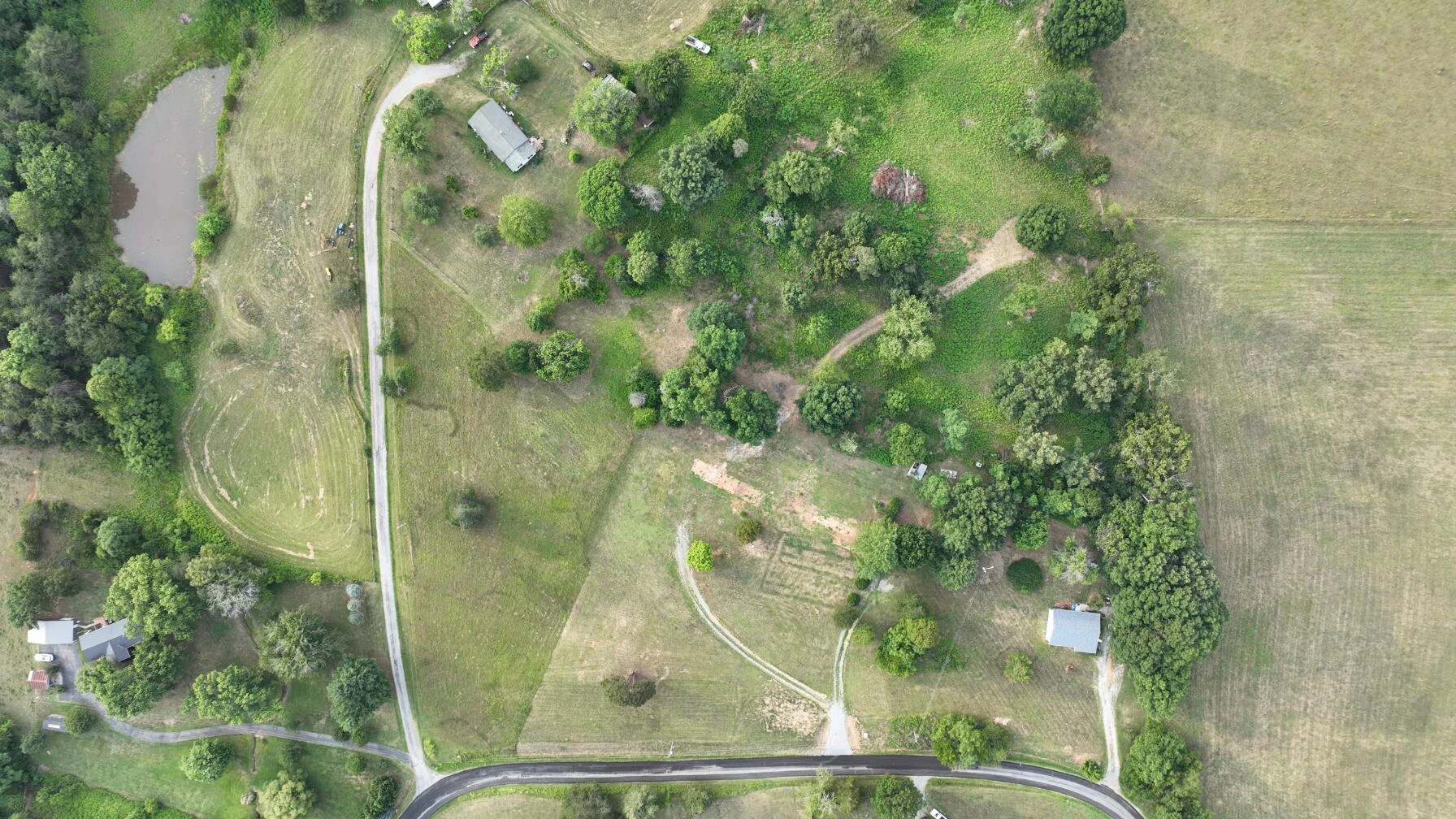 2225 IRVING RD - Photo 4
