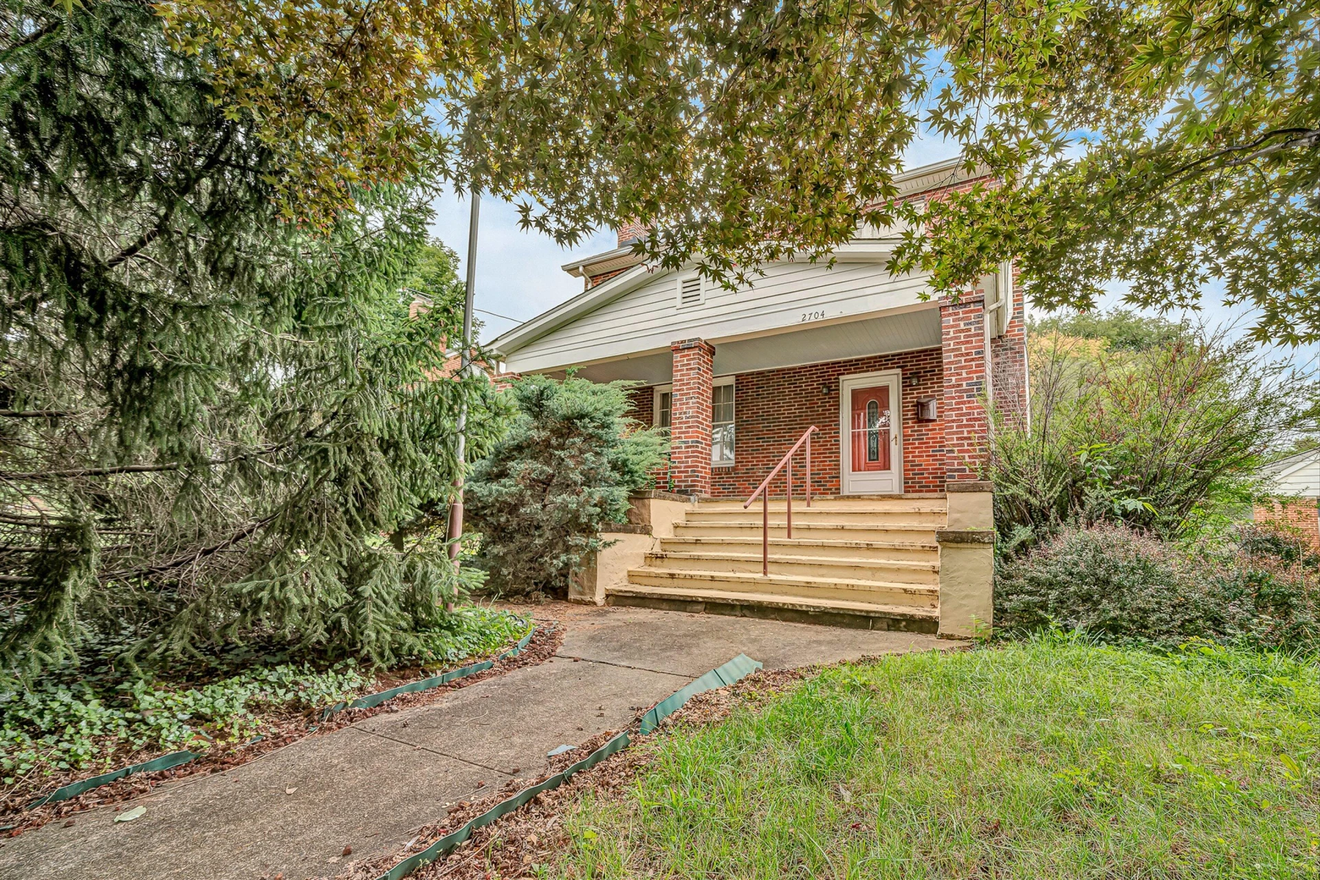 2704 Floraland DR NW
