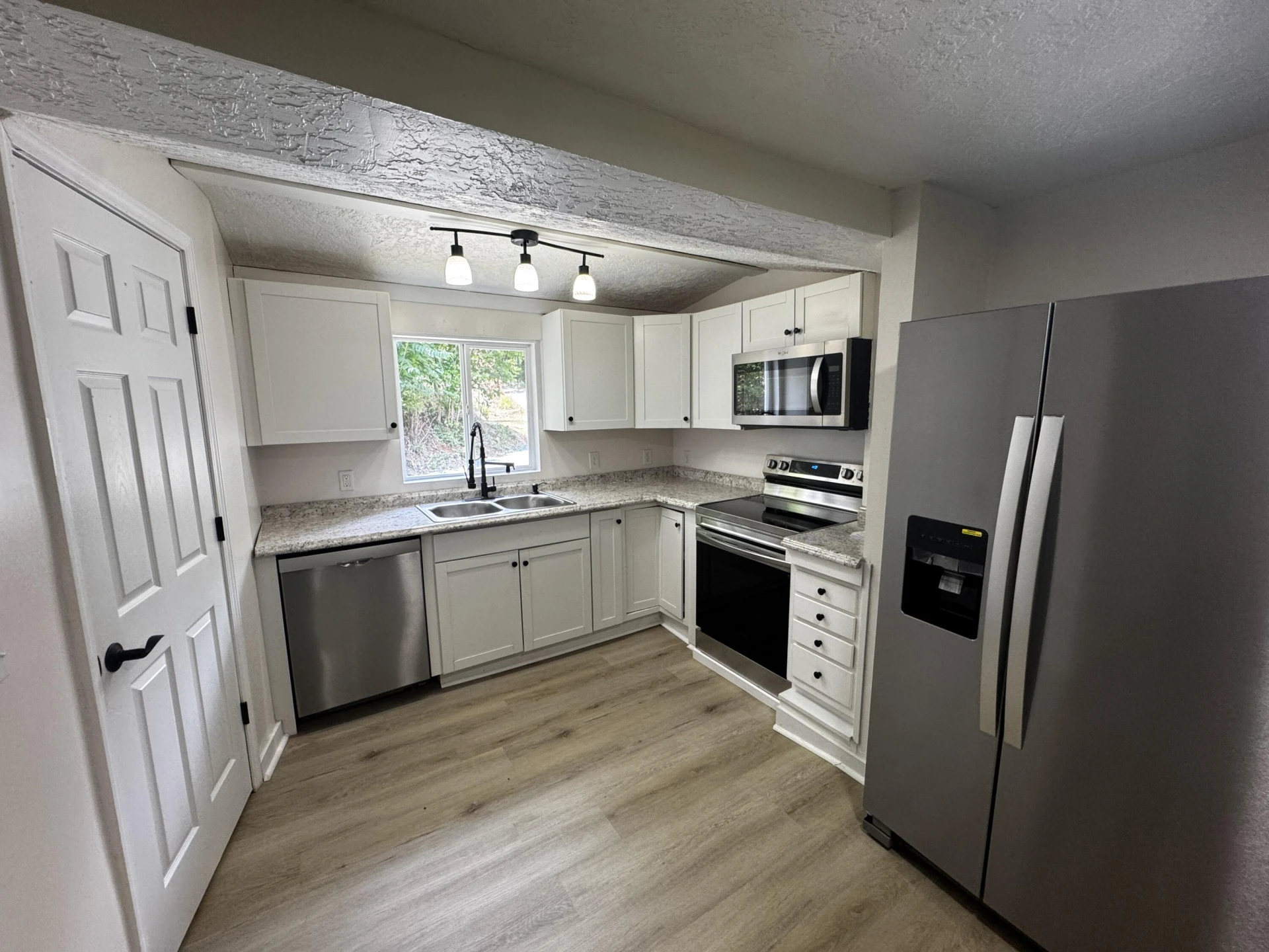 4420 Seneca Hollow RD - Photo 11