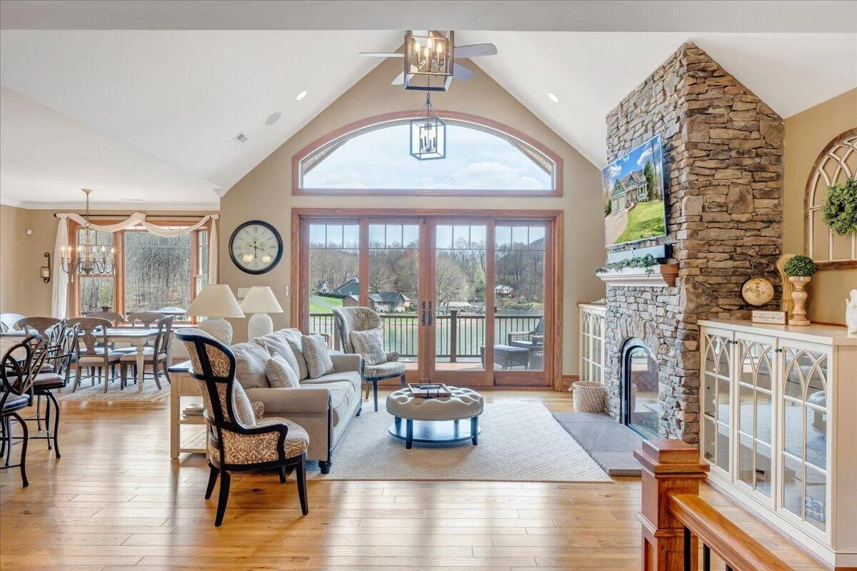 308 Pine DR - Photo 16