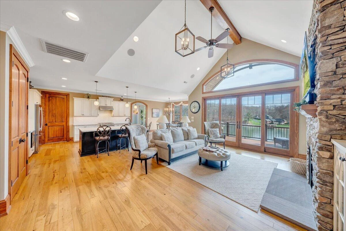 308 Pine DR - Photo 18