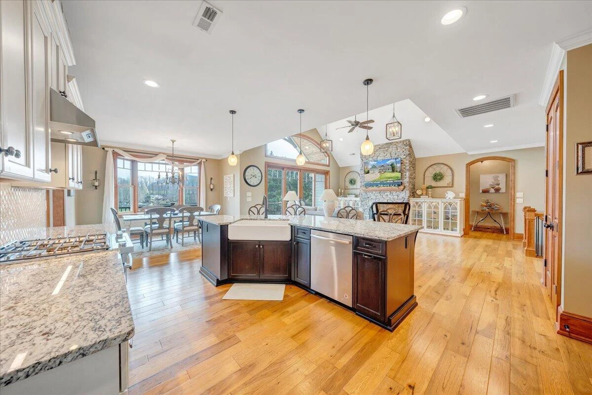 308 Pine DR - Photo 30