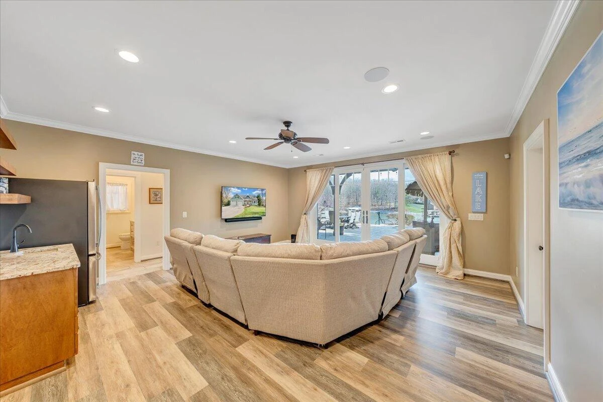 308 Pine DR - Photo 42