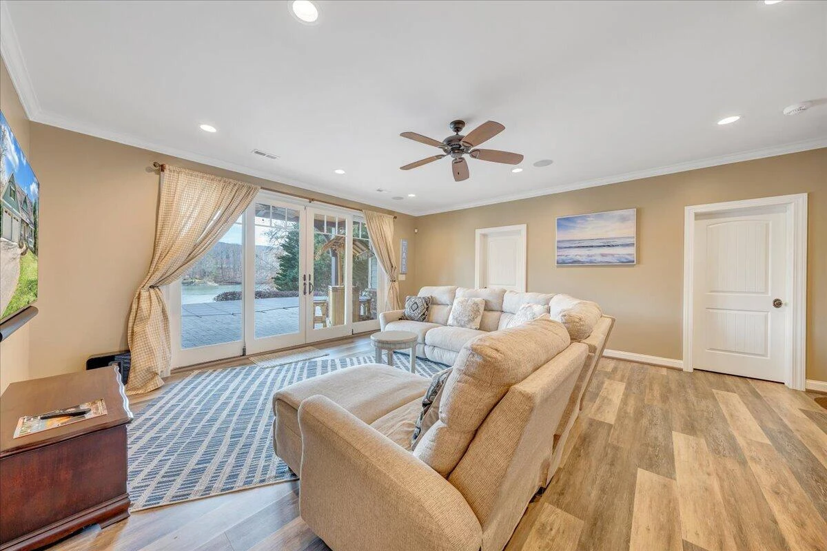 308 Pine DR - Photo 44