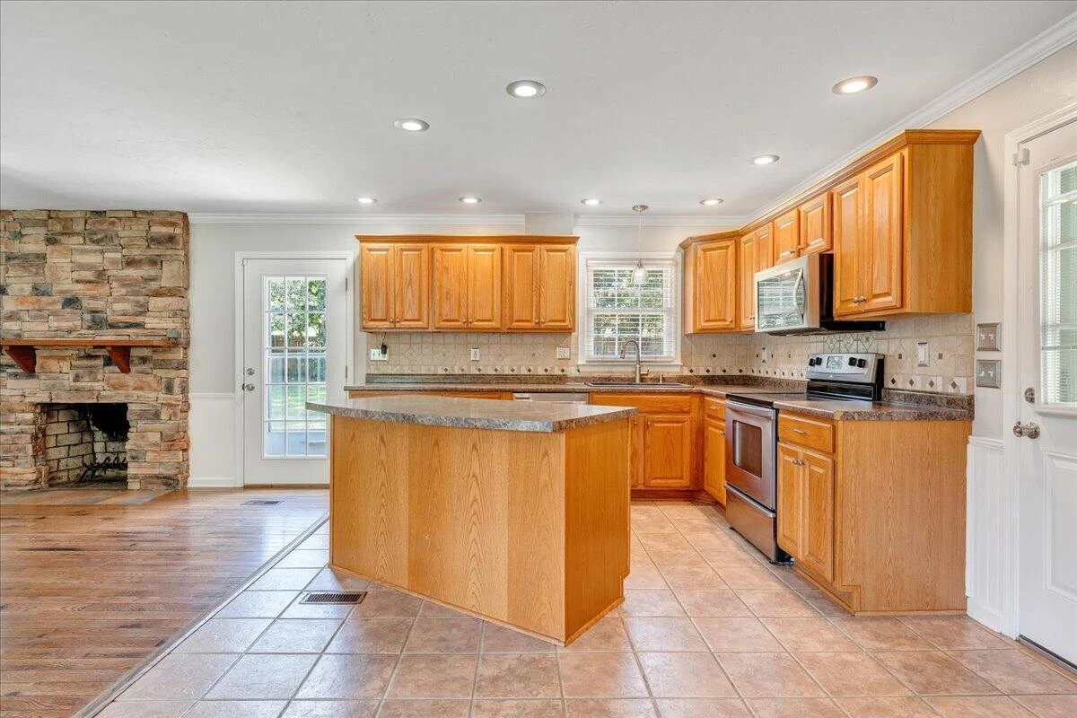 3565 Colony LN - Photo 6