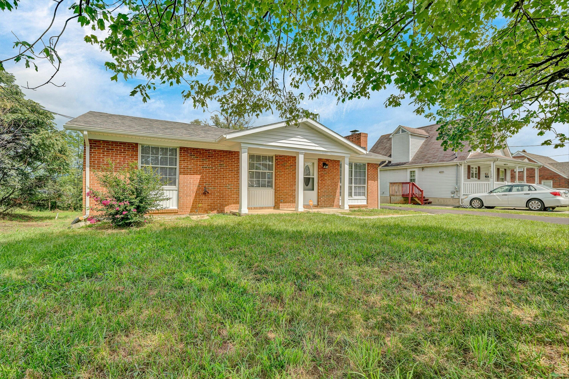 1609 Dunbar ST NW - Photo 2