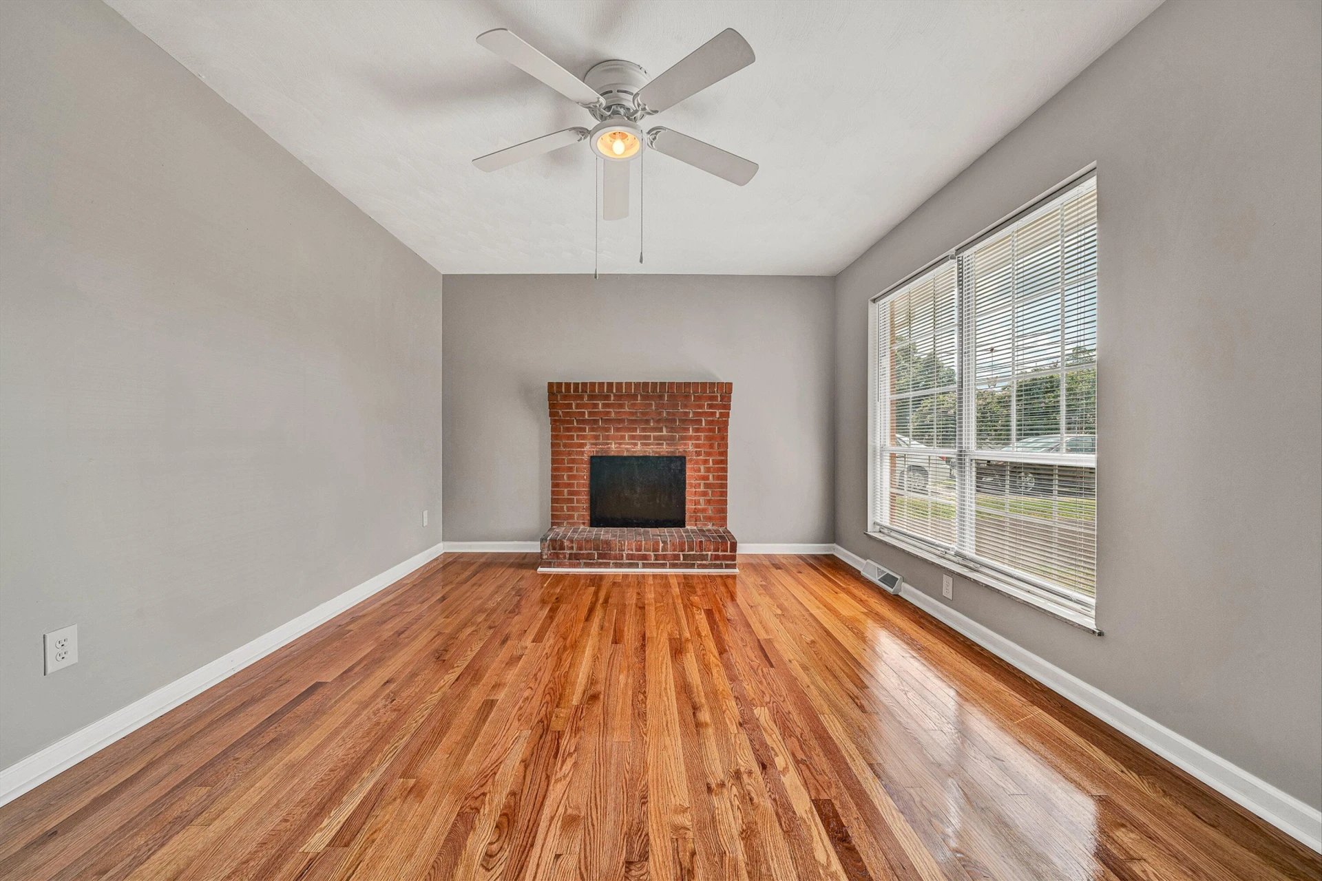 1609 Dunbar ST NW - Photo 3