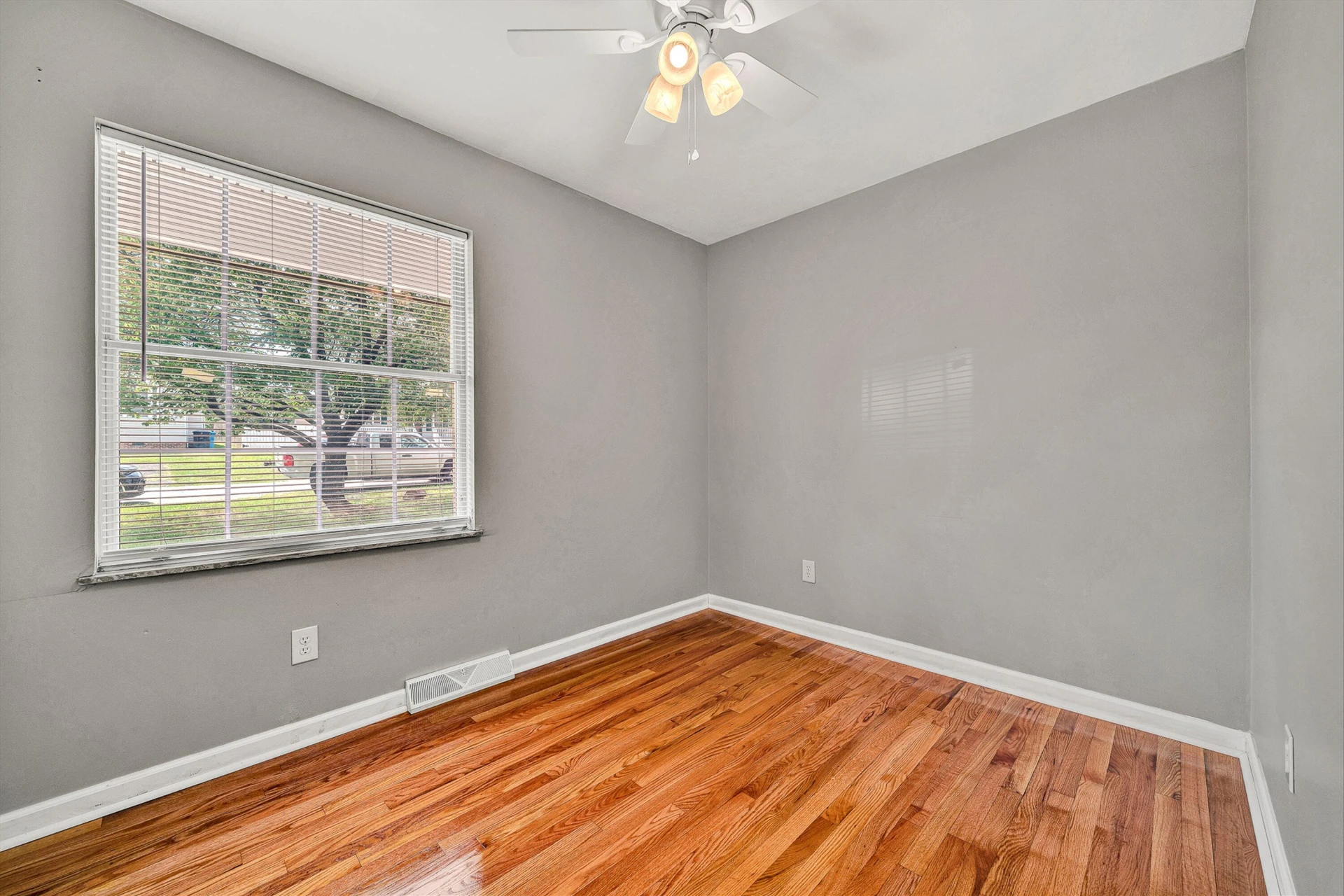 1609 Dunbar ST NW - Photo 9
