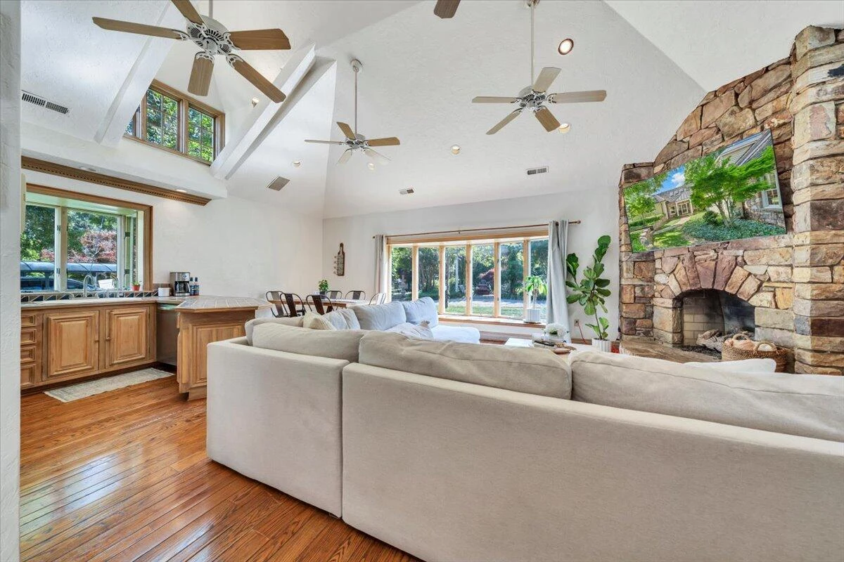 6104 Greyholme LN - Photo 64