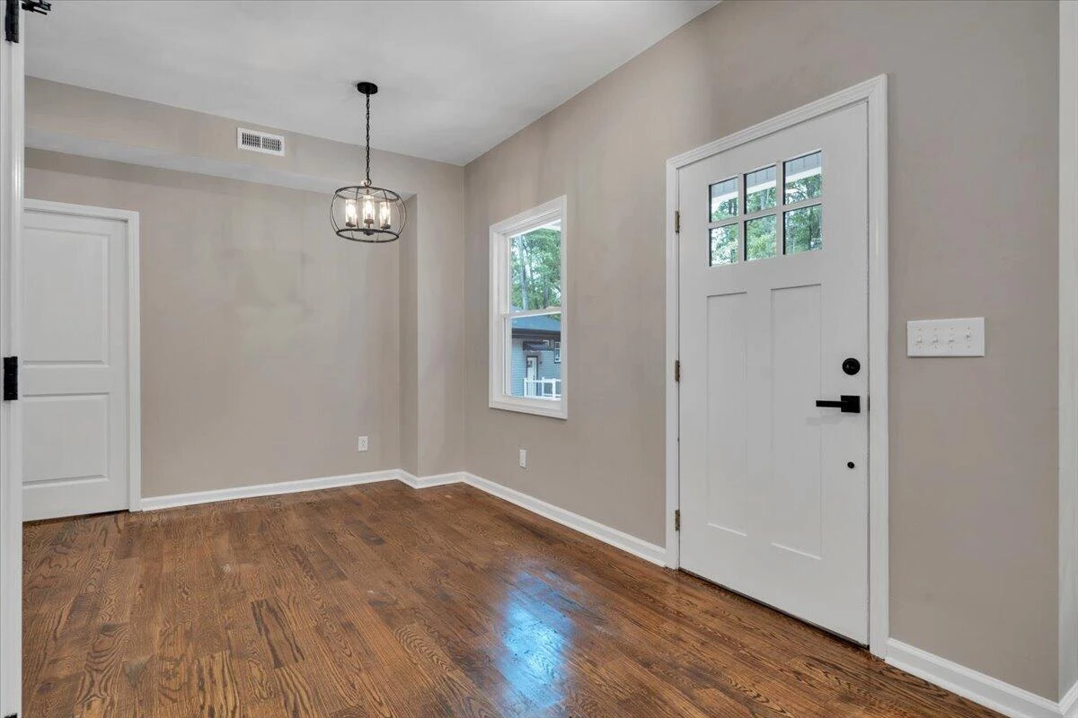 1131 Summerset DR - Photo 2