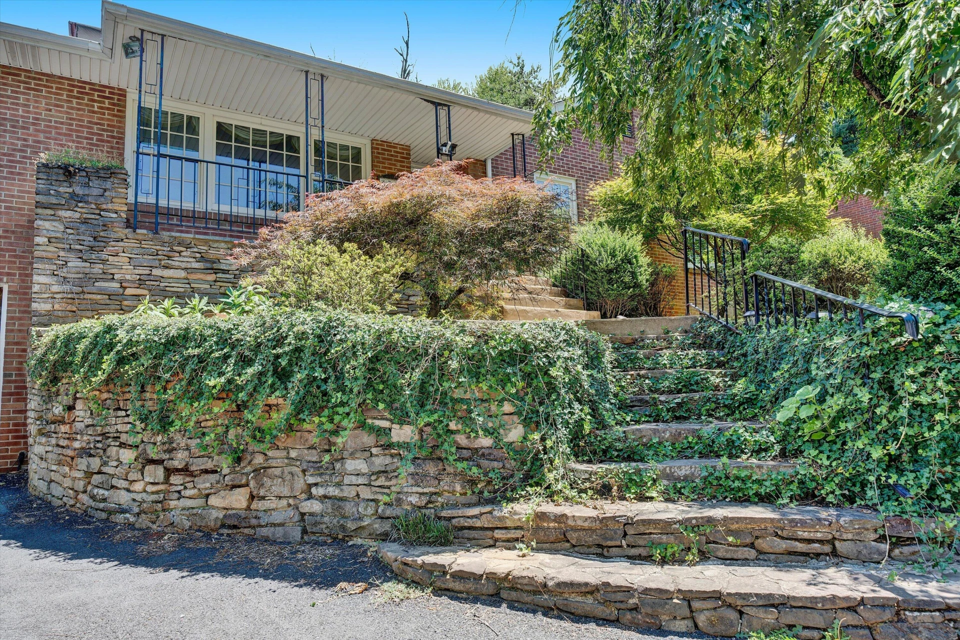 2712 Stephenson AVE SW - Photo 3