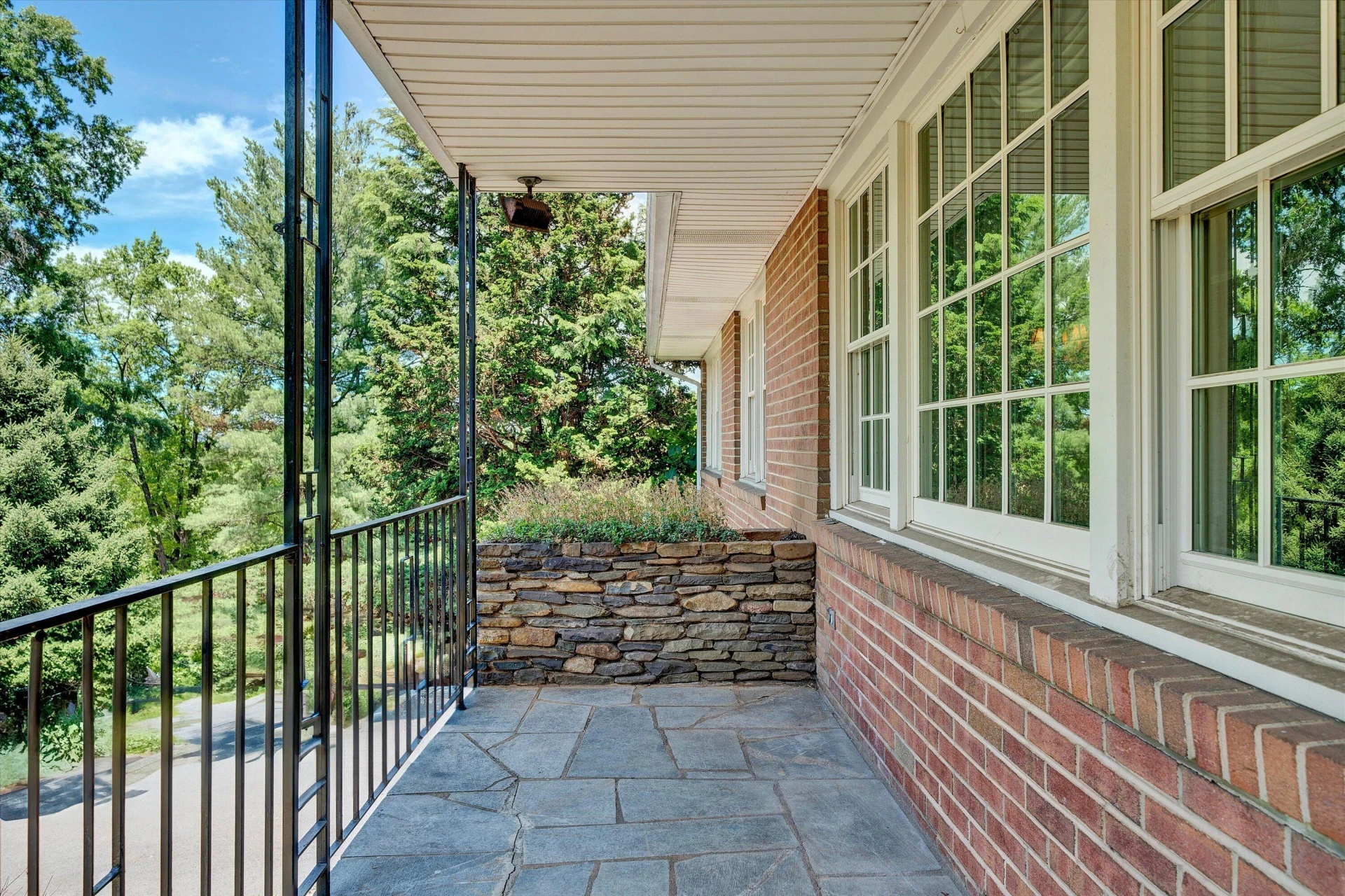 2712 Stephenson AVE SW - Photo 4