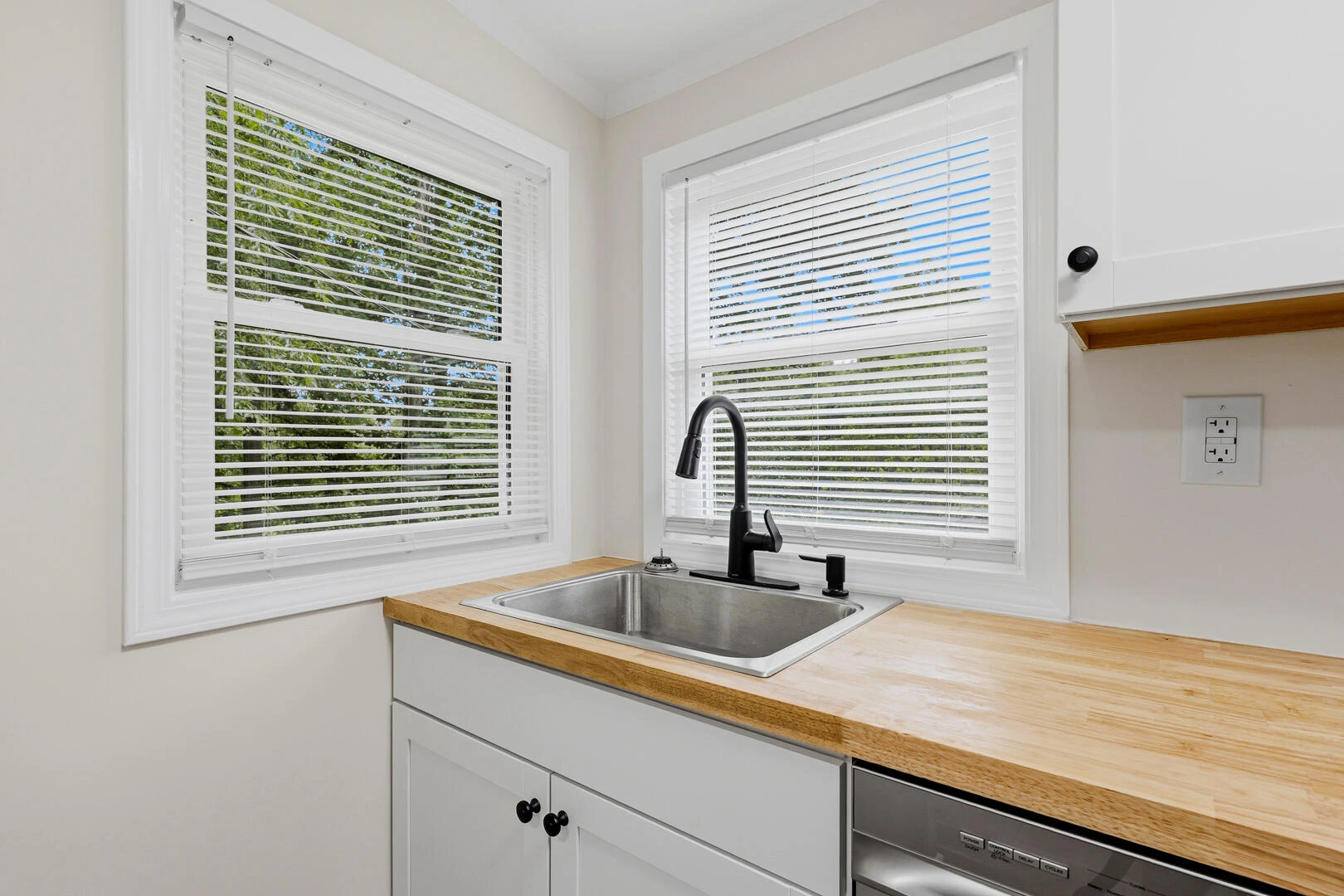 304 Ridgelake RD - Photo 5