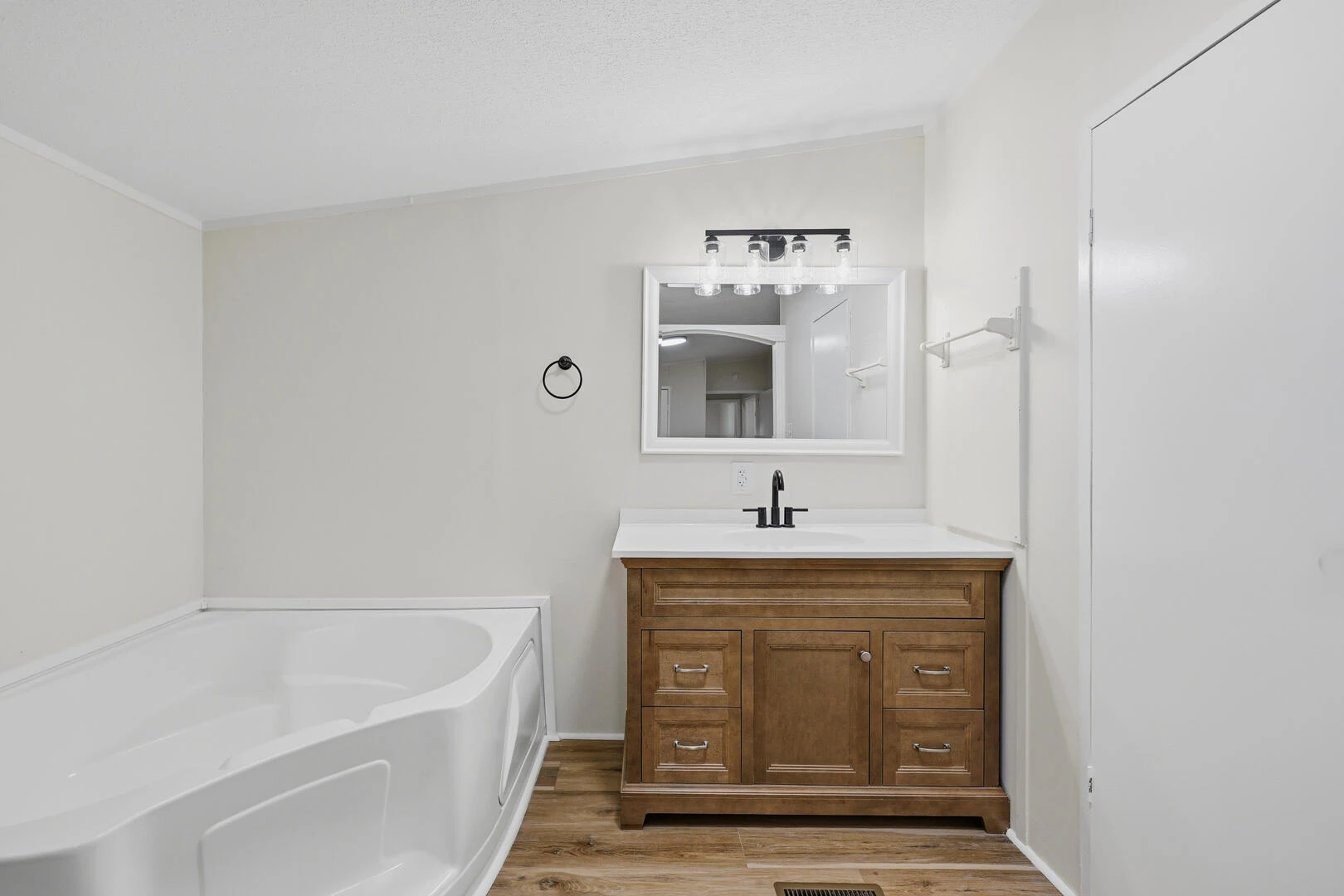 304 Ridgelake RD - Photo 8