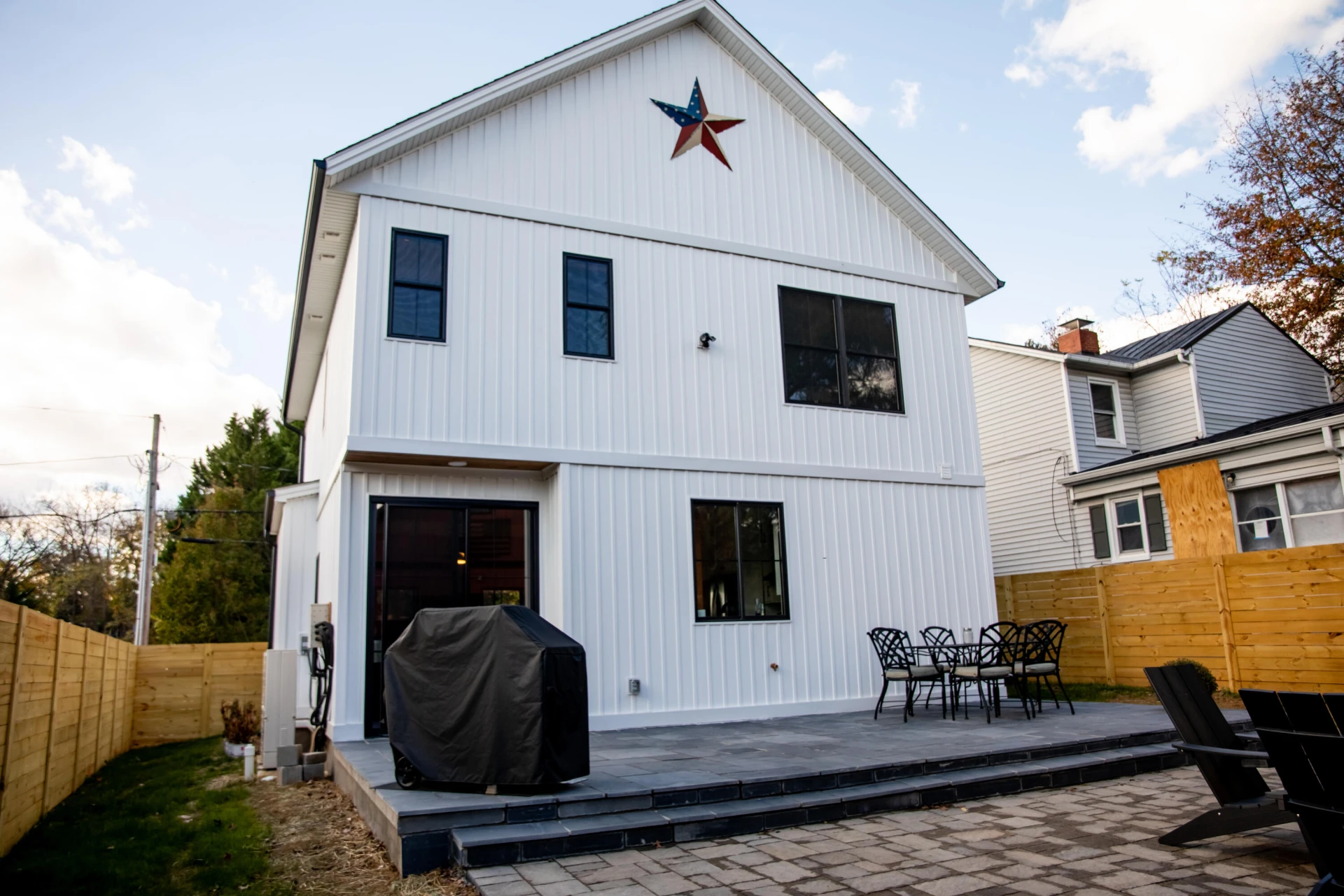 807 Grove ST - Photo 5